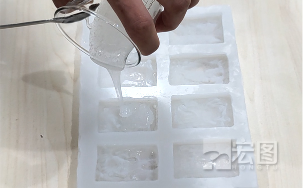 硅膠模具能倒液體硅膠嗎？