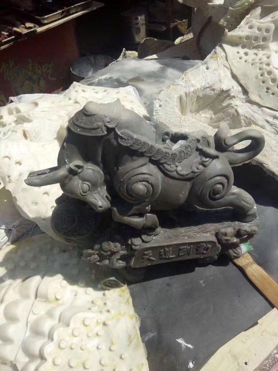 如何使用工業(yè)級(jí)模具硅膠制作模具？